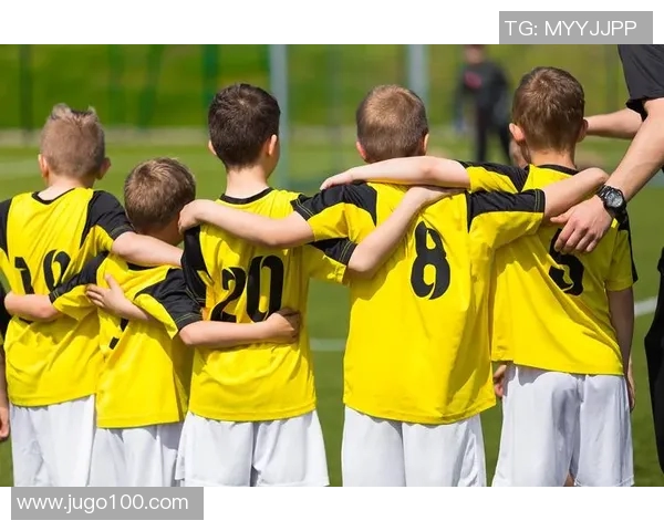 哈夫纳夫与戈塔维京的精彩对决揭示足球战术与团队配合的完美结合 哈夫纳夫与戈塔维京的精彩对决揭示足球战术与团队配合的完美结合